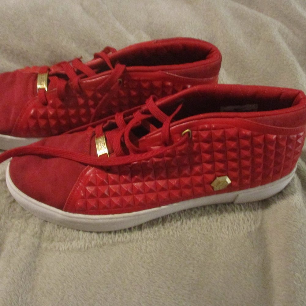 Nike Lebron XIII Lifestyle Shoes Gym Red Gold White Mens Size 10.5 #819859-600